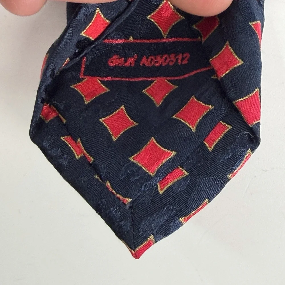 Italo Ferretti Handmade Silk Tie Satin 3D Holographic Diamond Red Black Sheen